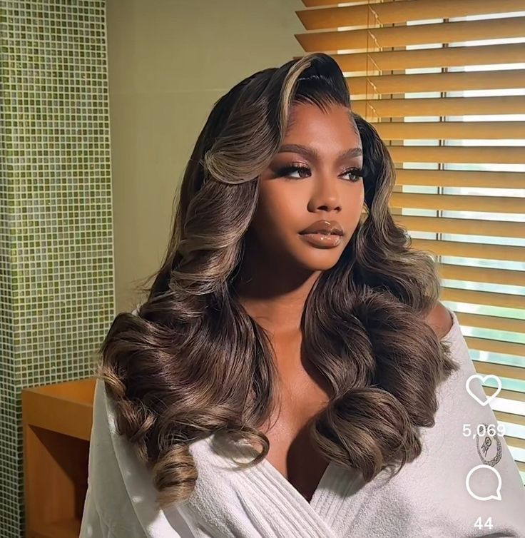 KINKY & OMBRE WIGS